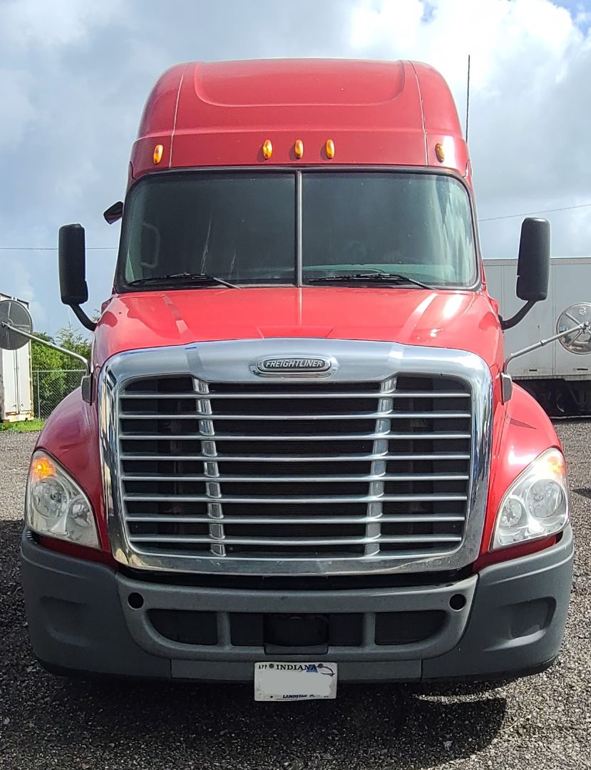 2012 FREIGHTLINER Cascadia - Image 2